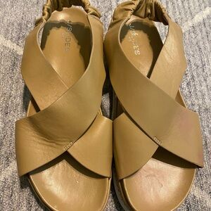 J/slides slip on sandals, tan and white, women’s size 10